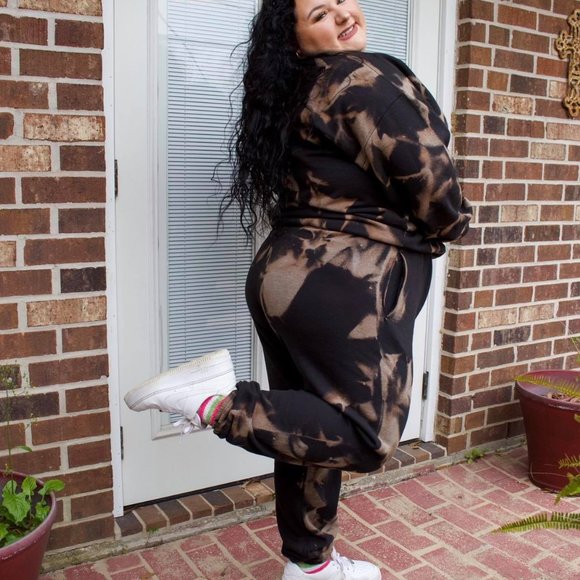 Acid Washed Matching Sweatshirt and Sweatpants - Picture 3 of 5